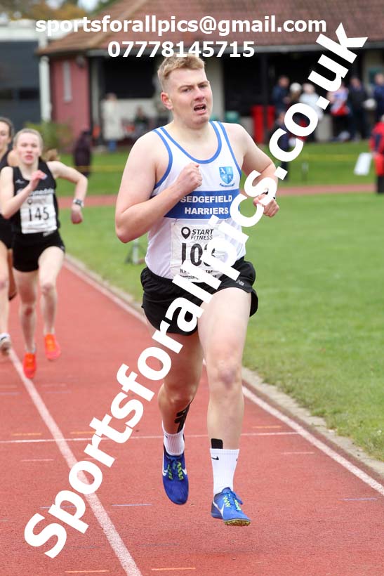 800 metres, NECAA Open Meeting, Morpeth, Sunday, October 18th. David T. Hewitson/Sports for All Pics